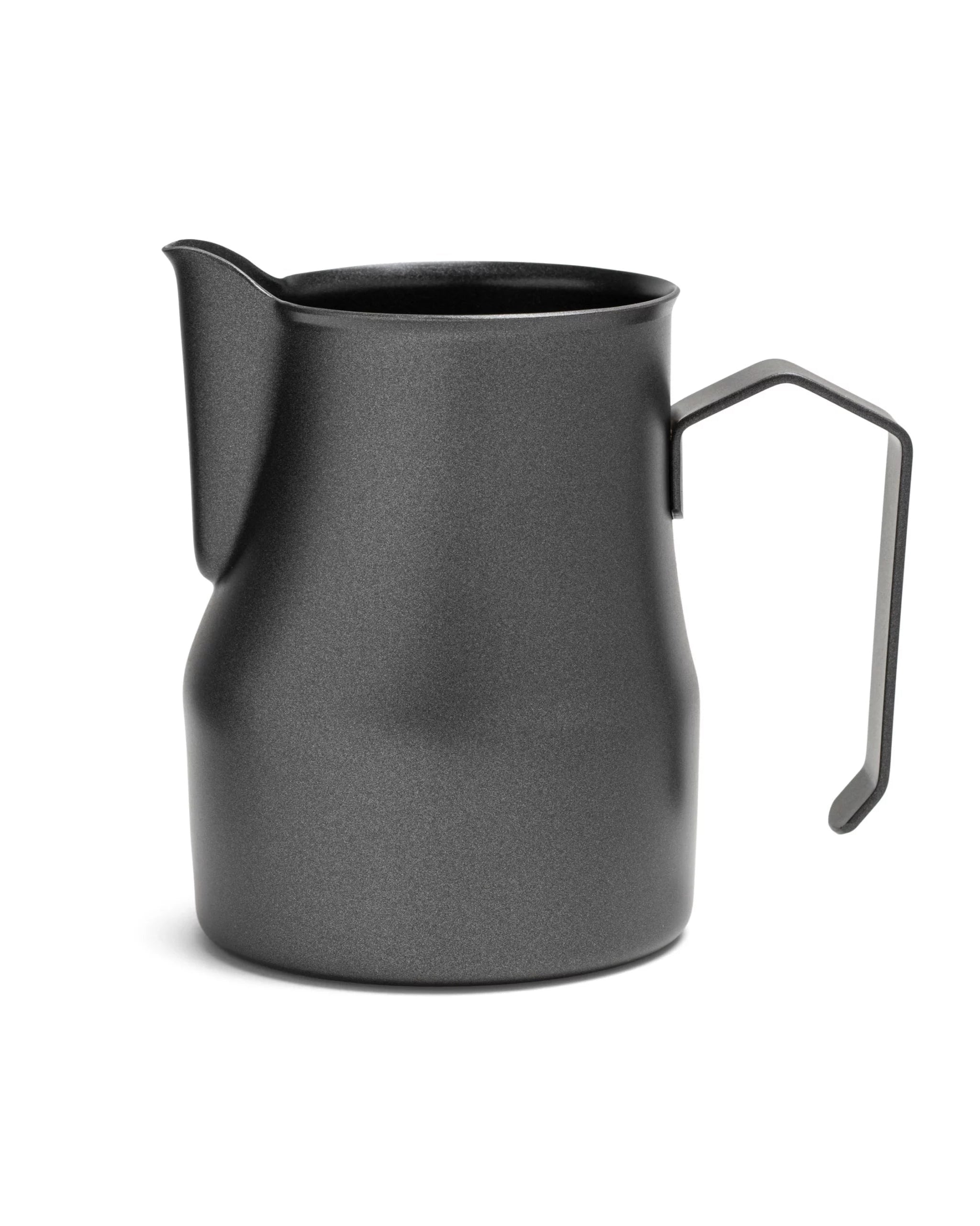 Milk frothing pitcher inspired by Motta and made of stainless steel