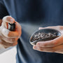 RDT spray gebruikt om water over je koffiebonen te sprayen
