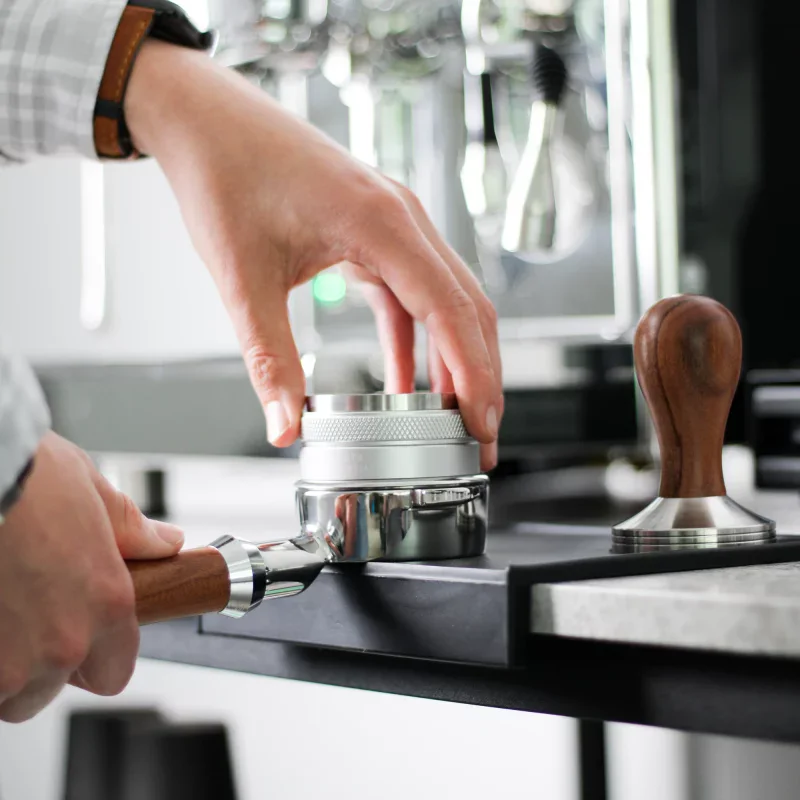 tamper distributor combination with wooden barista tools tamper portafilter 51mm 53.3mm 58.5mm