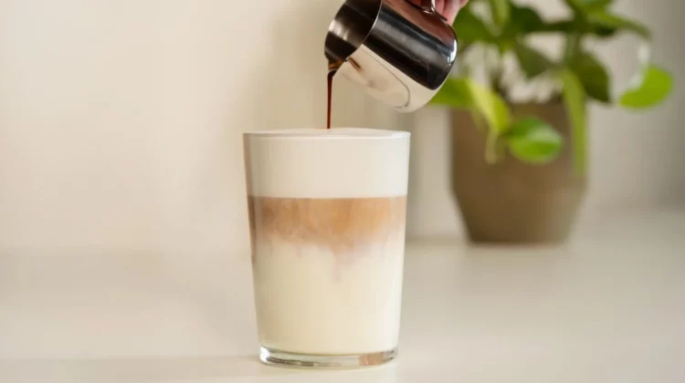 How to Make the Tastiest Latte Macchiato at Home!