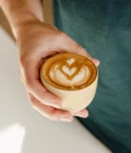 Latte Art in cappuccino coffee cup vanilla yellow half glazed by Barista-Essentials