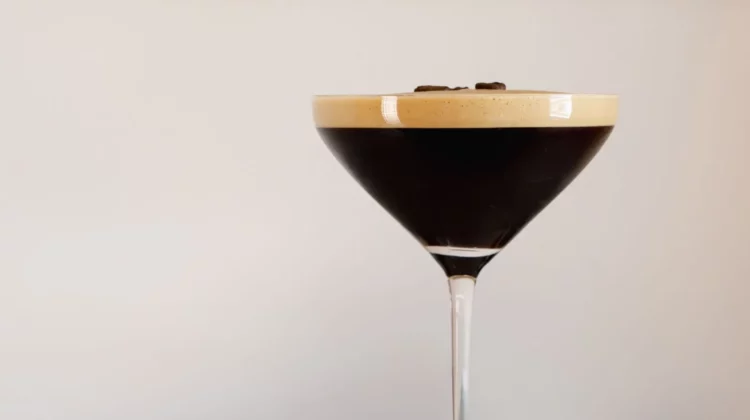 Espresso martini: recipe, tips and variations